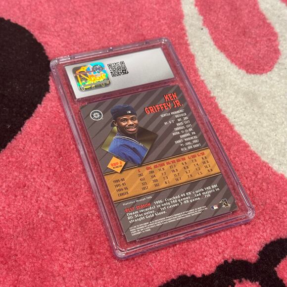 Ken Griffey Jr – 1997 Bowman’s Best Preview [Refractor] #BBP2 – CSG 7.5 - Picture 4 of 6